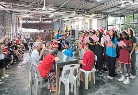 Fruit Cake Charity Boosts Education Fund for Children 