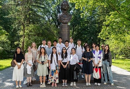 SPbPU Hosts Chinese Students in Gazprom Neft Internship Program