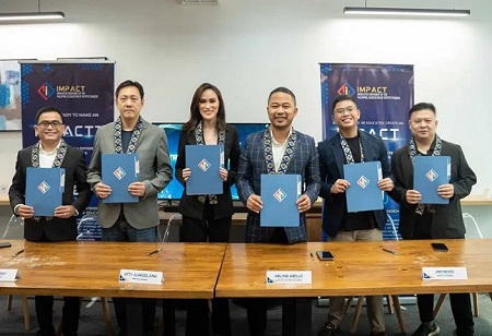 University Caravan tours campuses across the country