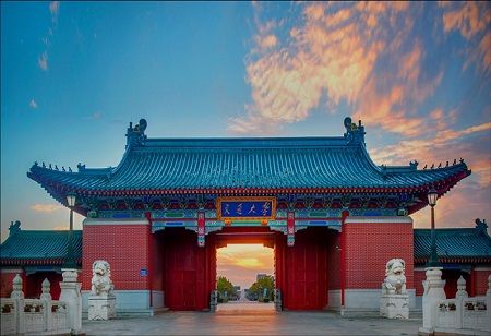 Shanghai Jiao Tong University Hosts Premier Tech Finance Forum