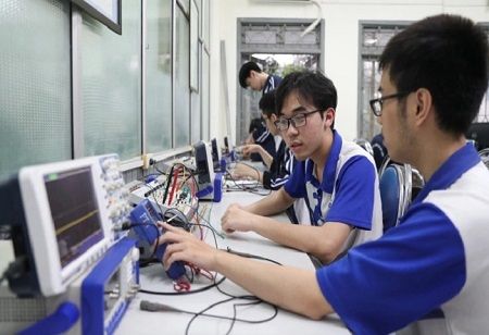 VNU-Hanoi Students Gain Free Exchange Opportunity at Tsinghua