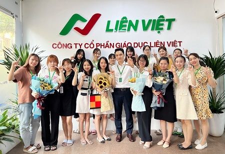 Lien Viet Education Blends Traditional and Online Learning for Work-Study Balance