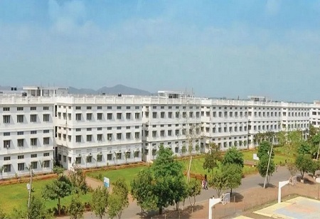 QIS Educational Institutions forms an agreement with a Malaysian university